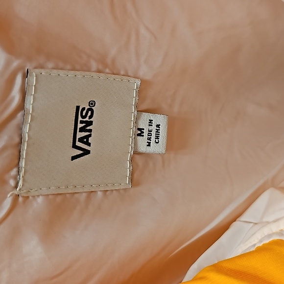 NWOT- Women's- "Vans" Checkered Cropped Pullover Sweatshirt (medium) - Picture 4 of 5